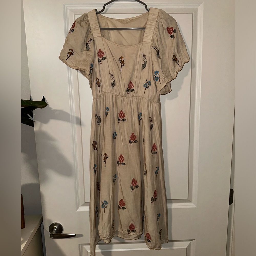Cream Floral midi dress